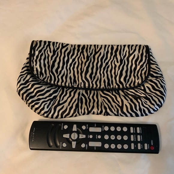 Nine west zebra hand purse - Picture 5 of 5